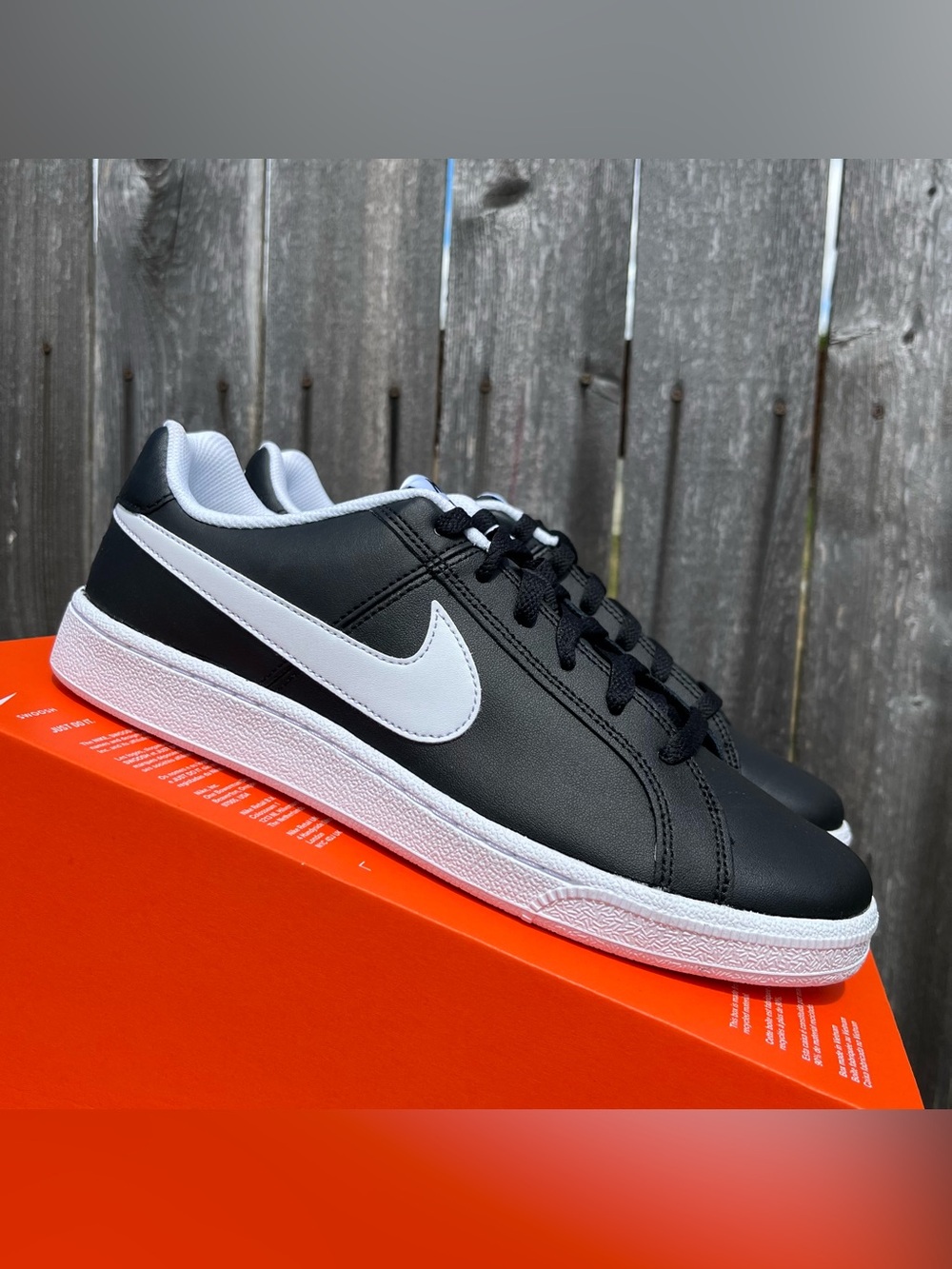 Nike court royale size 9.5 black white